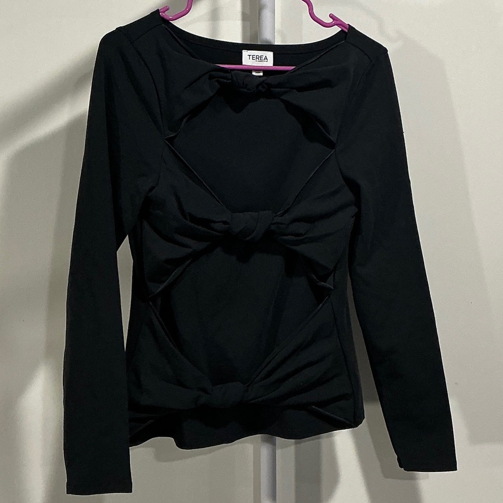 🍒 Chic Black Bow Accent Long Sleeve Top